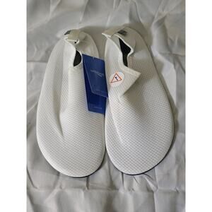 Waterlves Unisex White Barefoot Slip-On Shoes